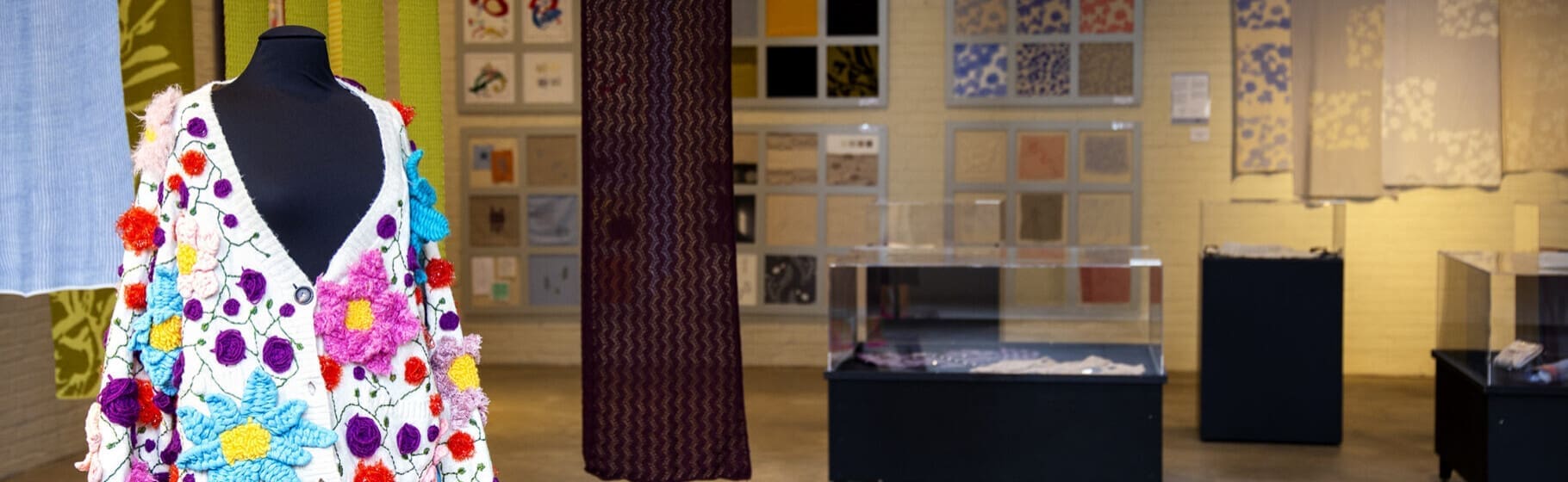 Fortolkning af fortiden. Udstilling af VIA på Tekstilmuseet